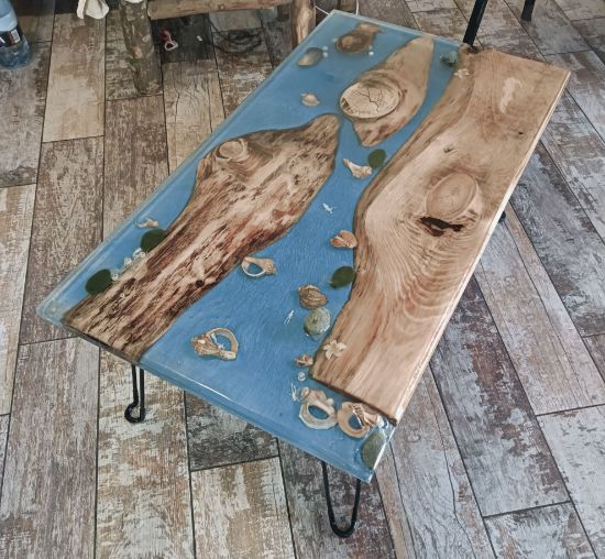 Two big fishes epoxy coffee table